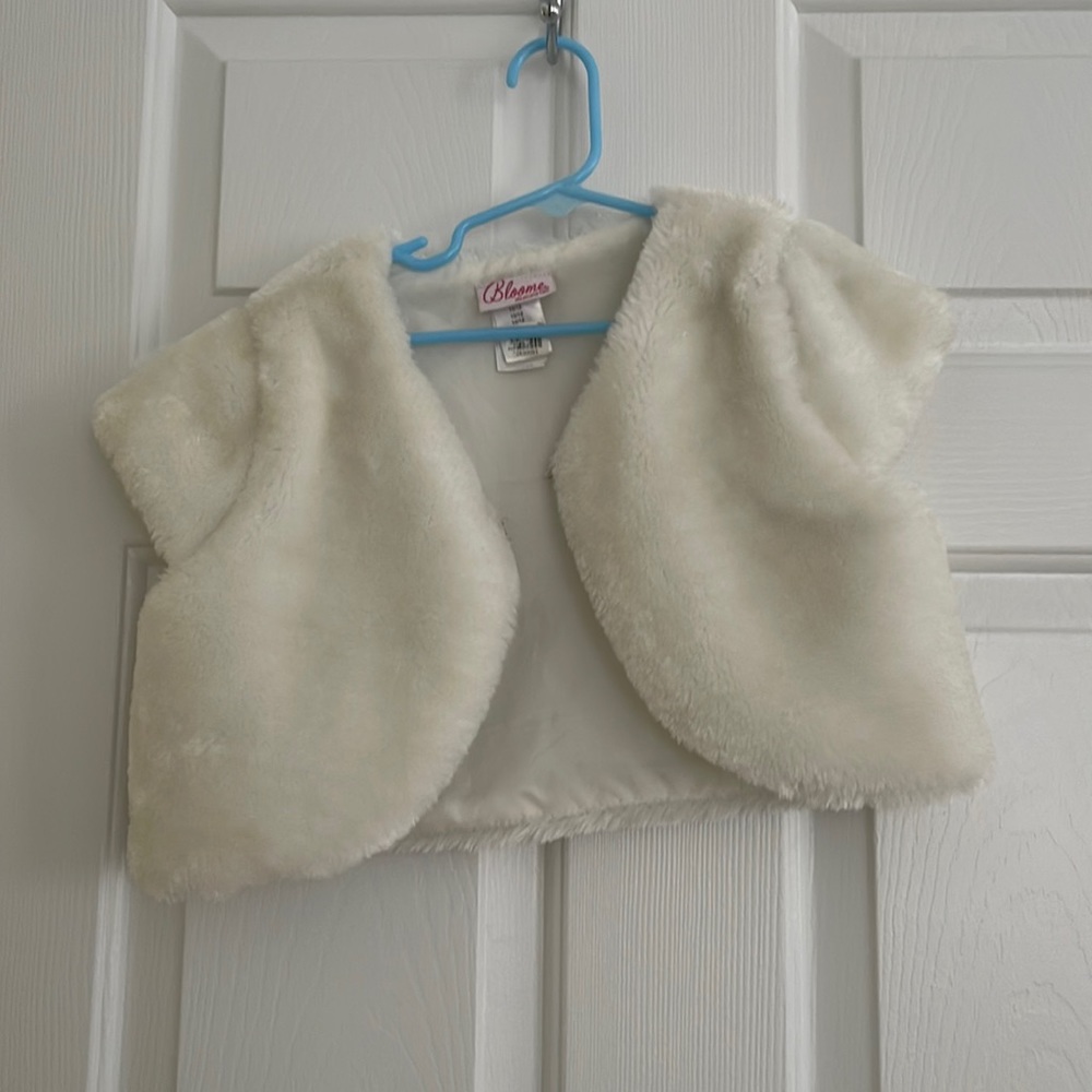 Sweater with short sleeves as shown in photo.